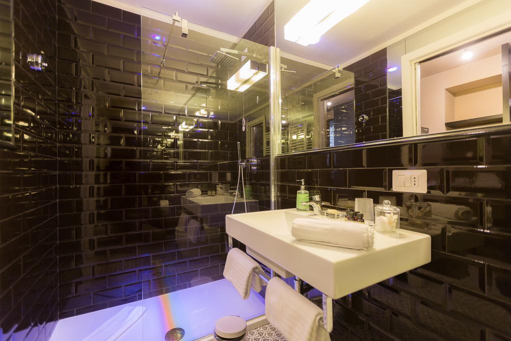 App Condotti Luxury Apartment In Рим Екстериор снимка