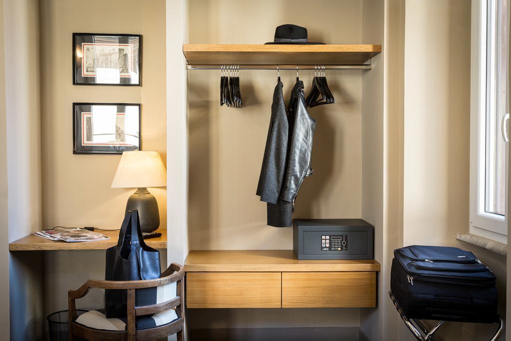 App Condotti Luxury Apartment In Рим Екстериор снимка